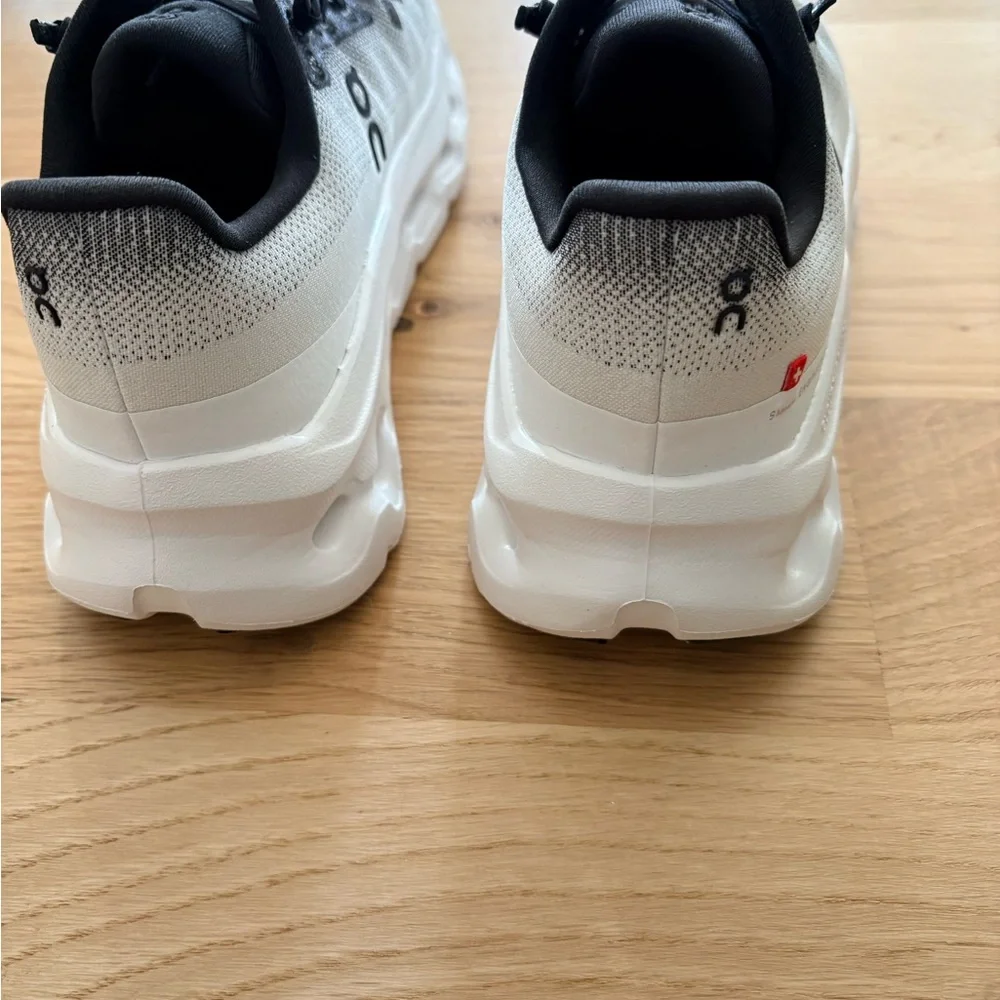 On Running OC Cloudtilt black ivory Women's 8.5 Sneakers NEW - Picture 4 of 7